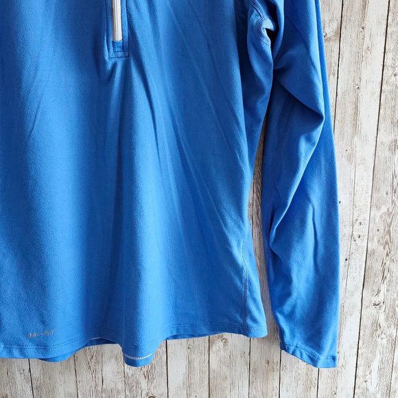 Women's Nike long sleeve tshirt, Size M, Blue - Picture 3 of 9
